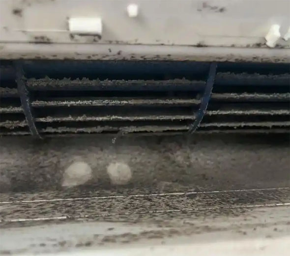 应城空调吹的风有股烧焦味是怎么回事